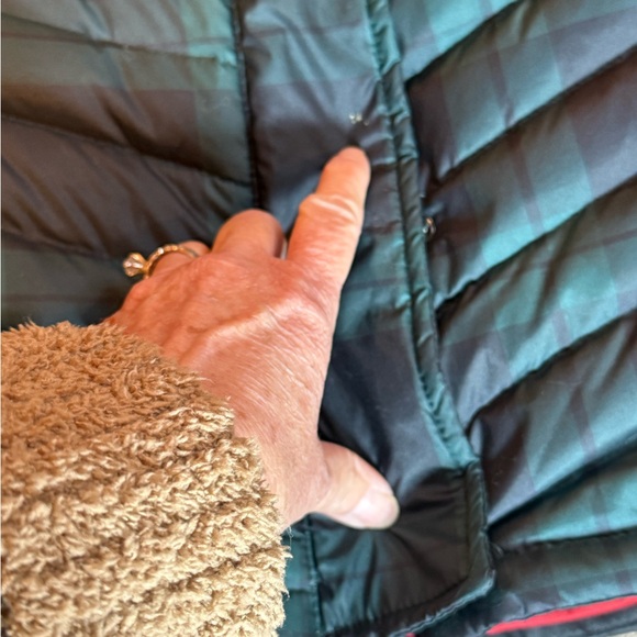 Talbots Down Filled Green and Navy Plaid Puffer Vest Zipper Snaps Med Petite - Picture 8 of 9
